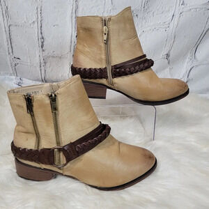 Pierre Dumas Two Toned Booties Braided Buckle Detail Women 10 Ankle Boot Western